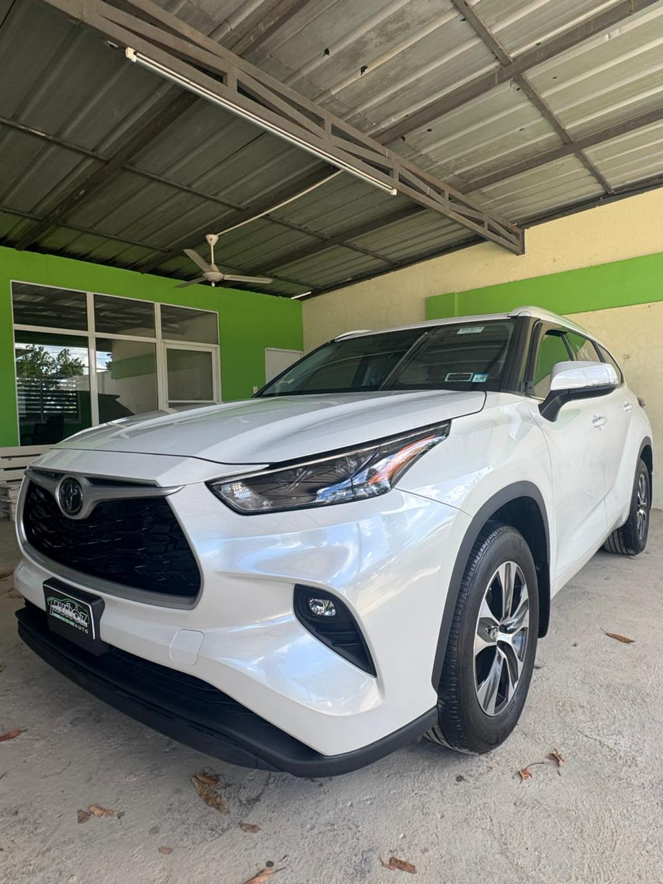 TOYOTA HIGHLANDER XLE 2022